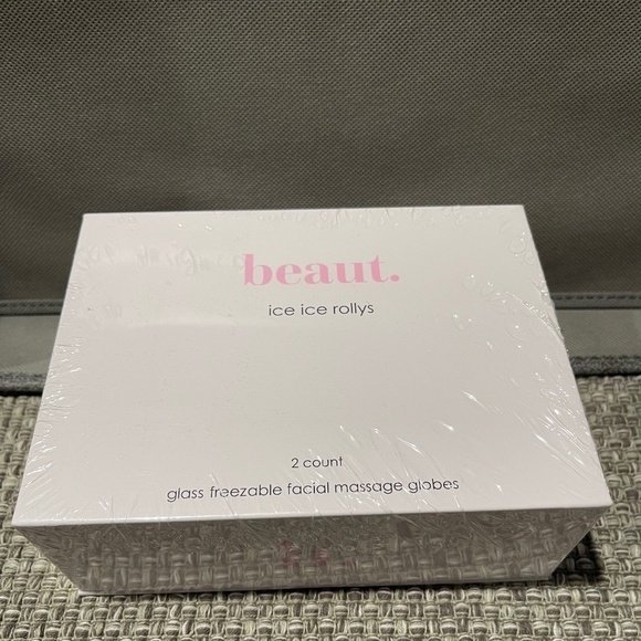 BEAUT. Ice Ice Rolly Facial Massage Globes - New! - Picture 2 of 2